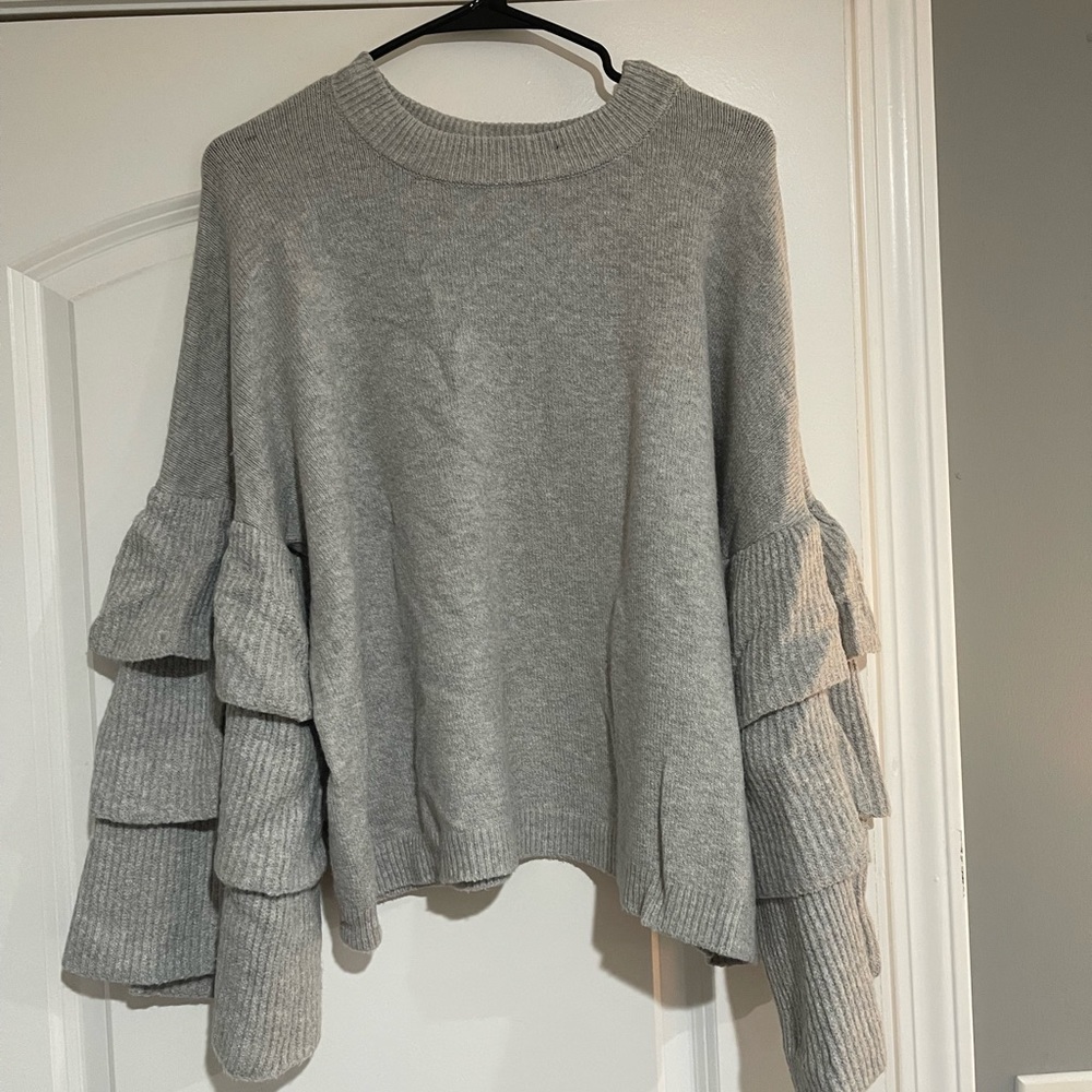 Who What Wear gray sweater with fun detailed flared sleeves size xl